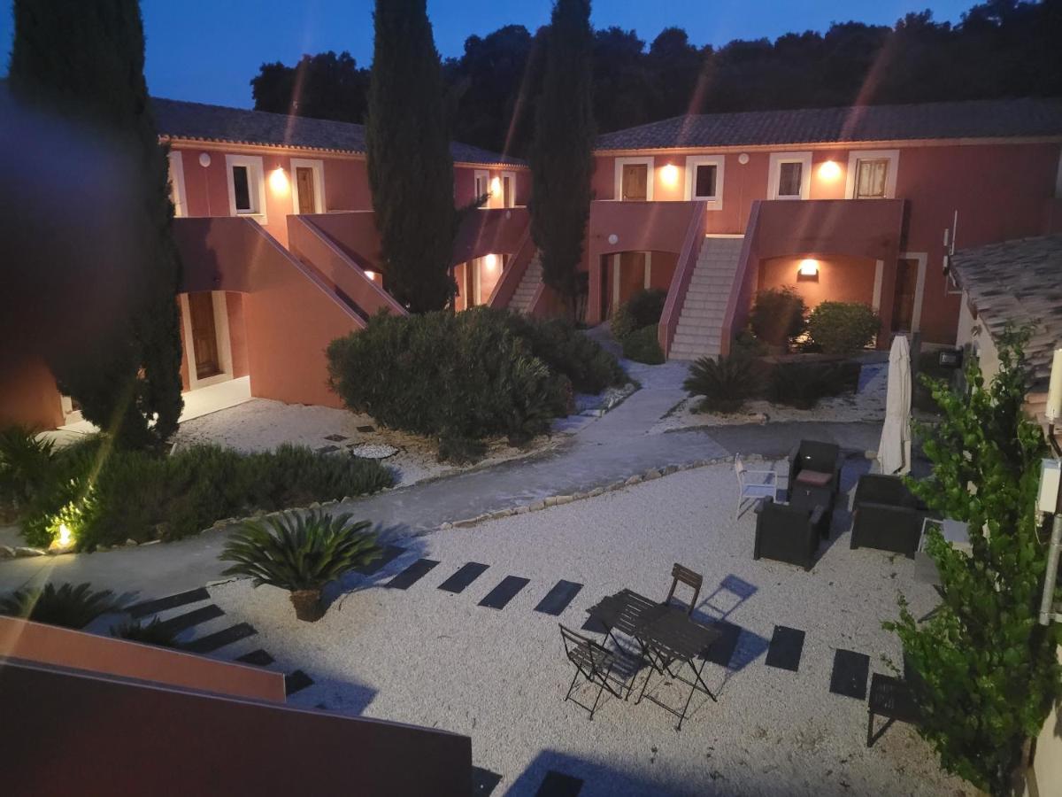 Hotel Domaine Le Milos Castries Esterno foto