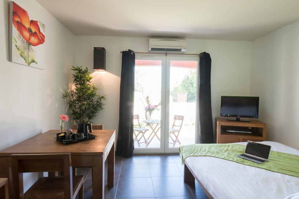 Hotel Domaine Le Milos Castries Esterno foto